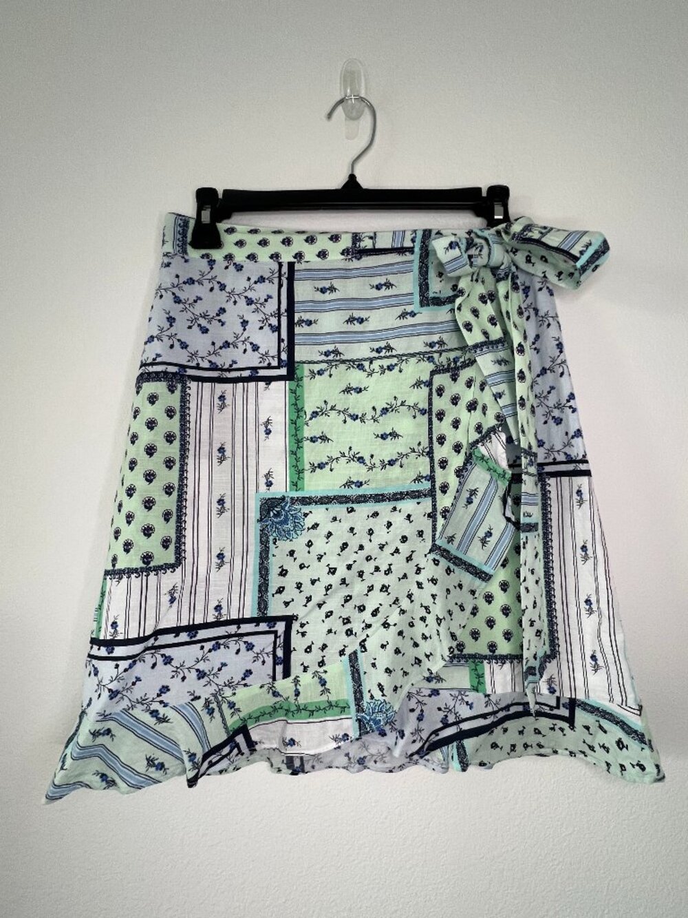 Cottagecore Patchwork Wrap Skirt Loft Womens Size 4P Floral Ruffle